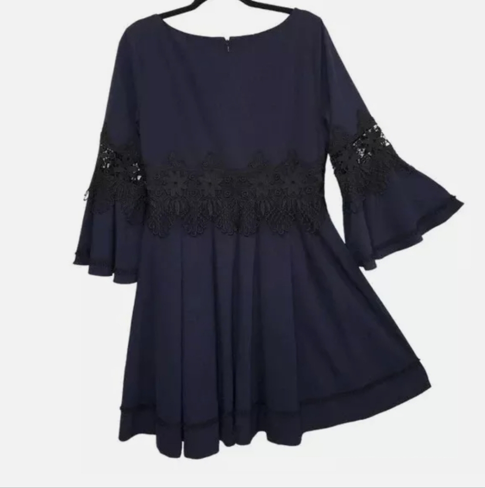 Eliza J Formal Navy Dress with Lace Accents  size 2P nwt